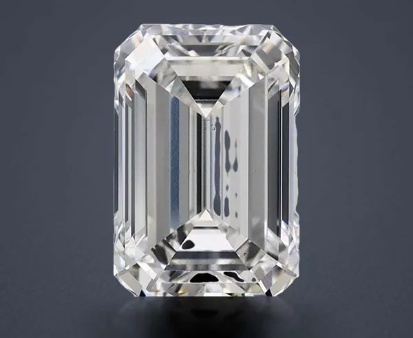 3.52 Carat · G · VS1 Rare Carat Ideal Cut