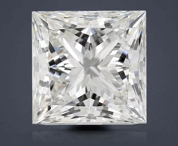 4.29 Carat · G · VS1 Rare Carat Ideal Cut
