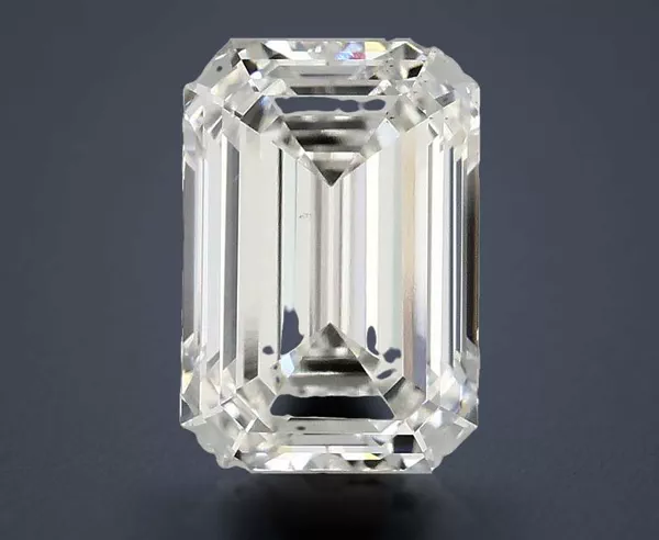 3.2 Carat · G · VS2 Rare Carat Ideal Cut