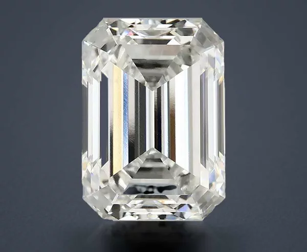 4 Carat · F · VS1 Rare Carat Ideal Cut