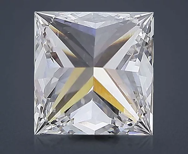 3.35 Carat · G · VS2 Rare Carat Ideal Cut