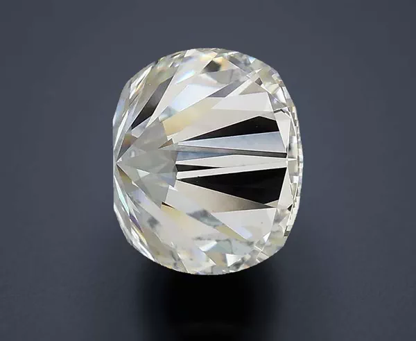 2.85 Carat · G · VS1 Rare Carat Ideal Cut