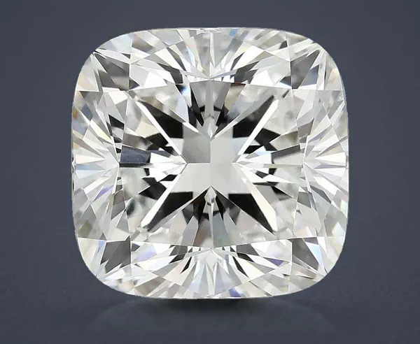 7.04 Carat · E · VS2 Rare Carat Ideal Cut