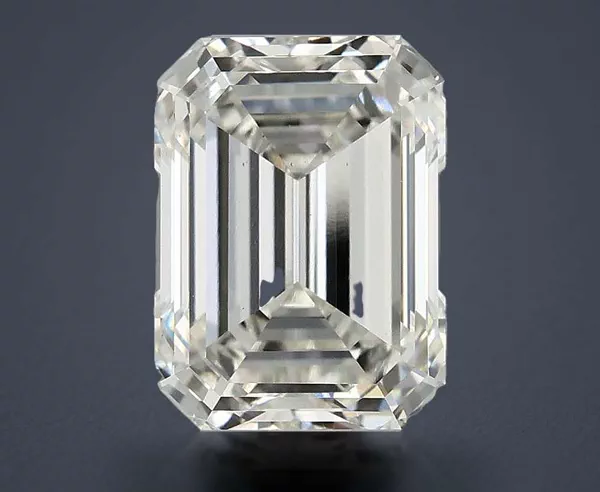 4.03 Carat · G · VS1 Rare Carat Ideal Cut