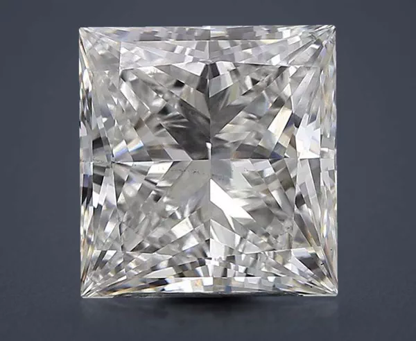 2.7 Carat · F · VS2 Rare Carat Ideal Cut