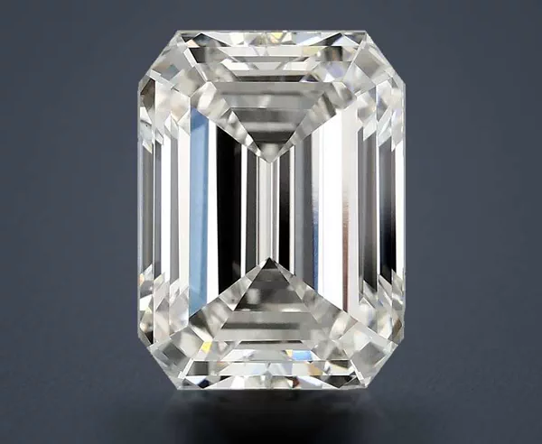 4.81 Carat · F · VVS2 Rare Carat Ideal Cut