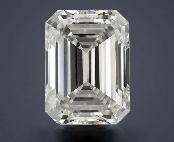2.96 Carat · G · VS1 Rare Carat Ideal Cut