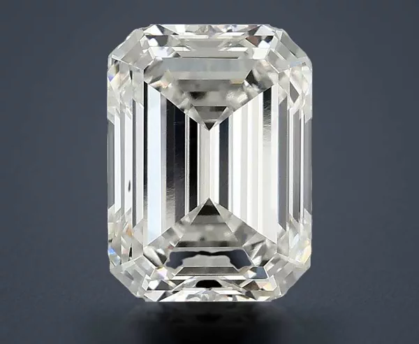 3.18 Carat · G · VVS2 Rare Carat Ideal Cut
