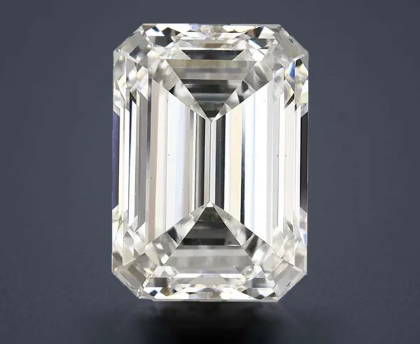5.26 Carat · F · VS2 Rare Carat Ideal Cut