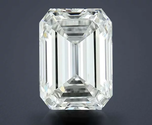 3.72 Carat · G · VS1 Rare Carat Ideal Cut