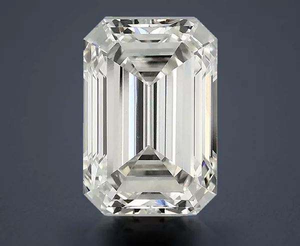 2.47 Carat · G · VS1 Rare Carat Ideal Cut