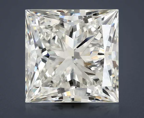 5 Carat · G · VVS2 Rare Carat Ideal Cut