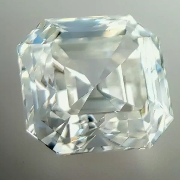 2.71 Carat · F · VS1 Rare Carat Ideal Cut