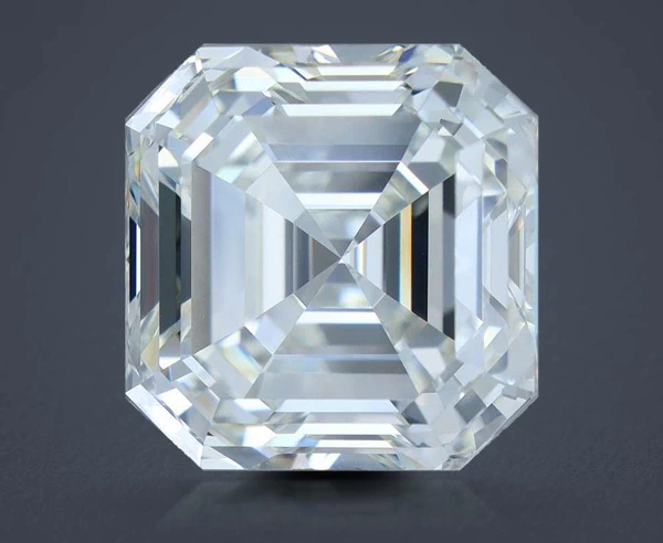 7.02 Carat · J · VVS2 Rare Carat Ideal Cut