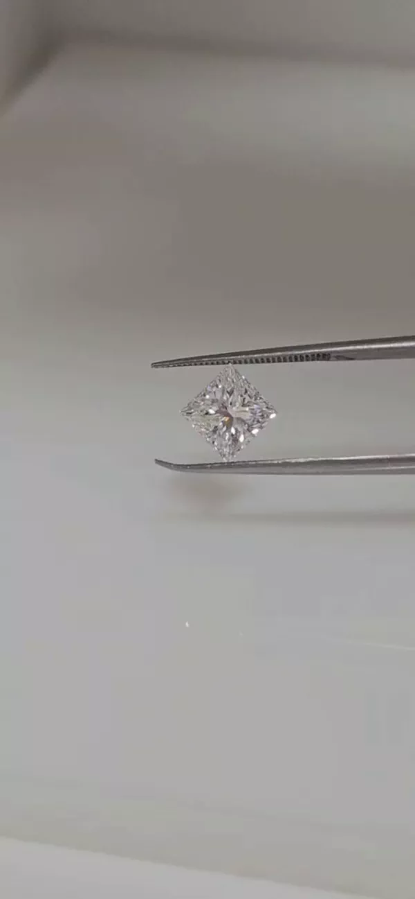 1.22 Carat · F · VVS2 Rare Carat Ideal Cut