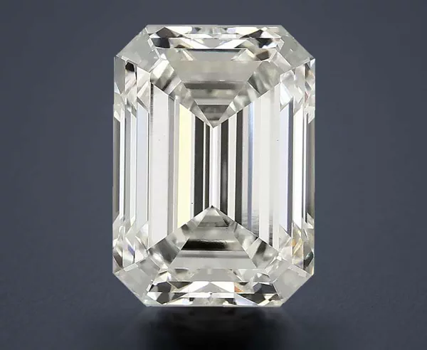 4.01 Carat · G · VS1 Rare Carat Ideal Cut