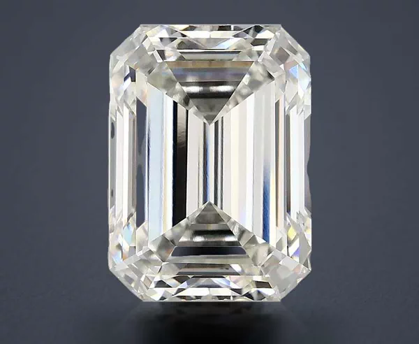4.91 Carat · F · VVS2 Rare Carat Ideal Cut