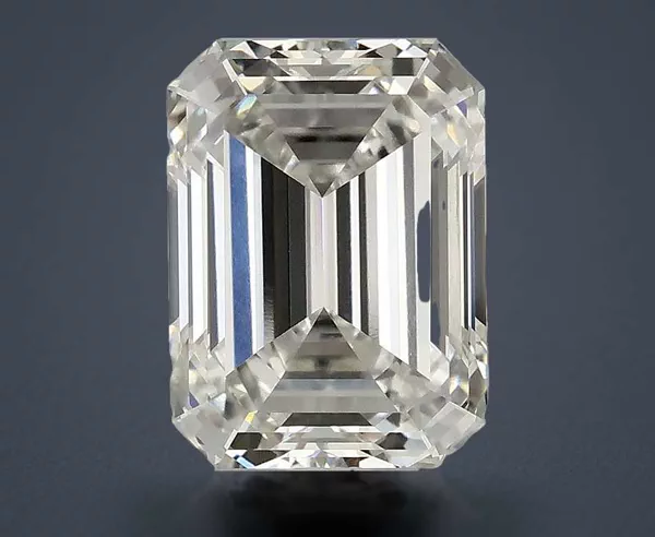 4.01 Carat · G · VVS2 Rare Carat Ideal Cut