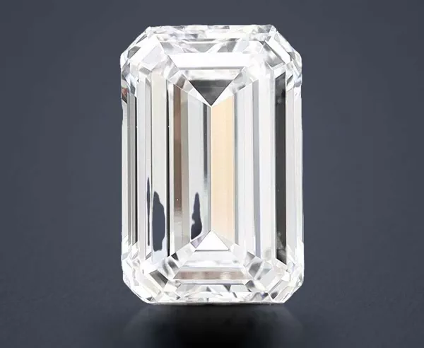 2.81 Carat · F · VS1 Rare Carat Ideal Cut