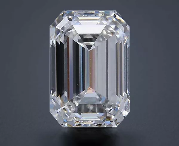 2.2 Carat · F · VS1 Rare Carat Ideal Cut
