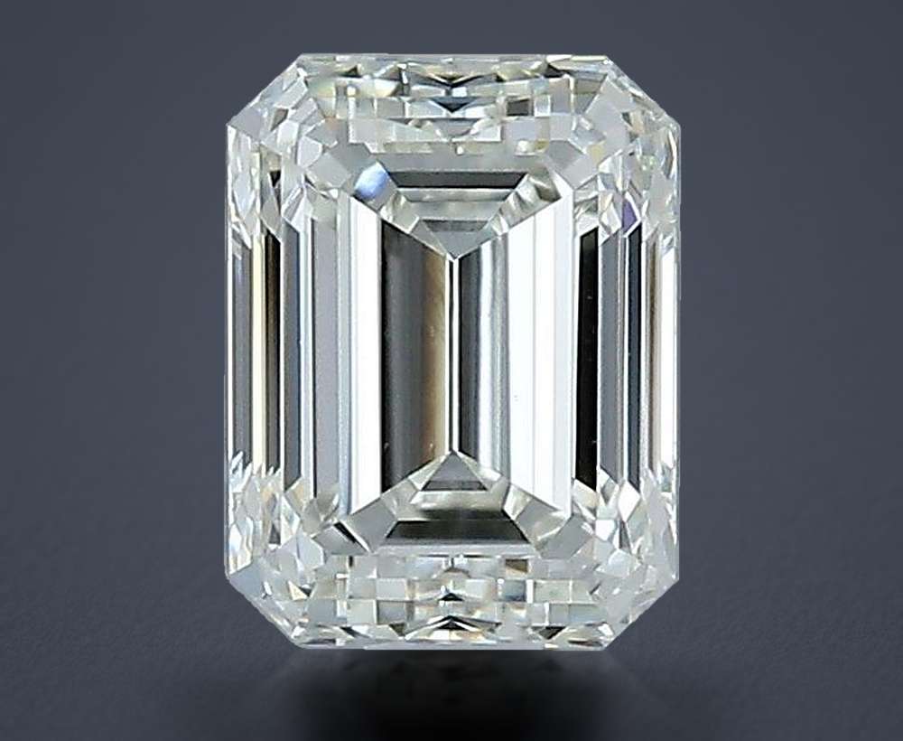 0.90 Carat Emerald Natural Diamond