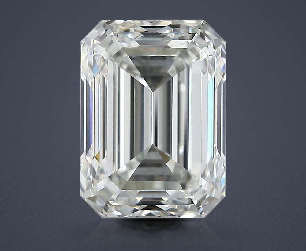 2.02 Carat Emerald Natural Diamond