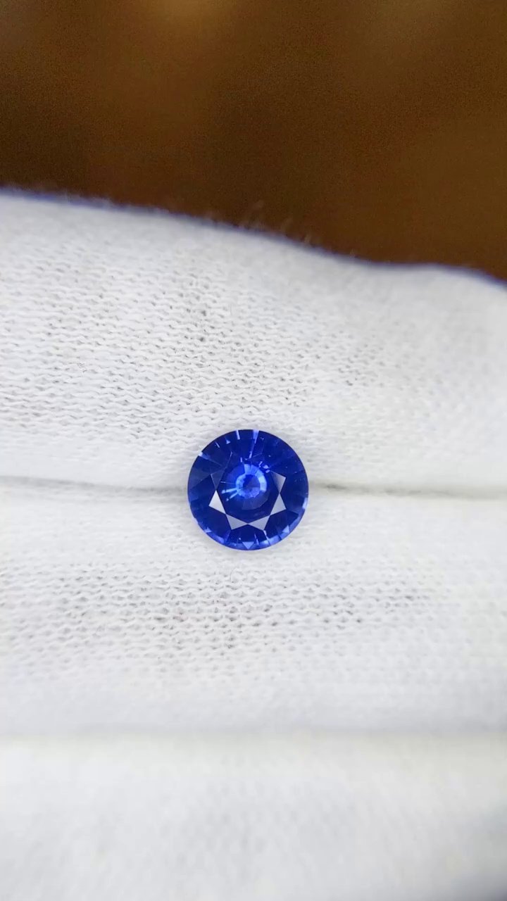 1.38 Carat Blue Round Sapphire