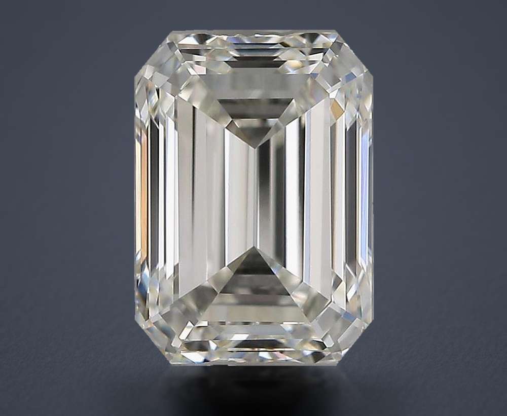 2.20 Carat Emerald Natural Diamond