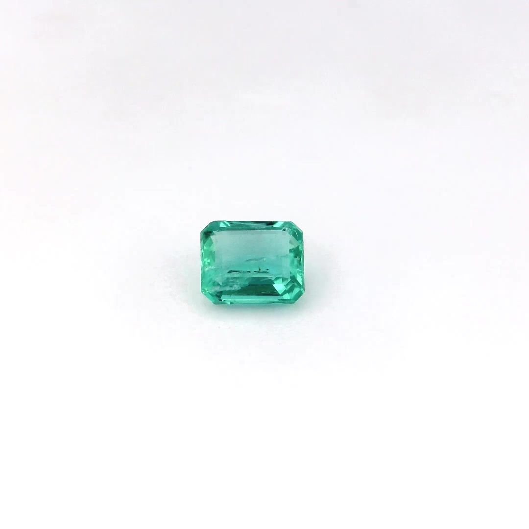 1.02 Carat Green Emerald-Cut Emerald