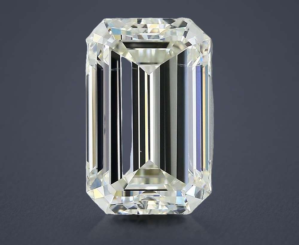 7.57 Carat Emerald Natural Diamond