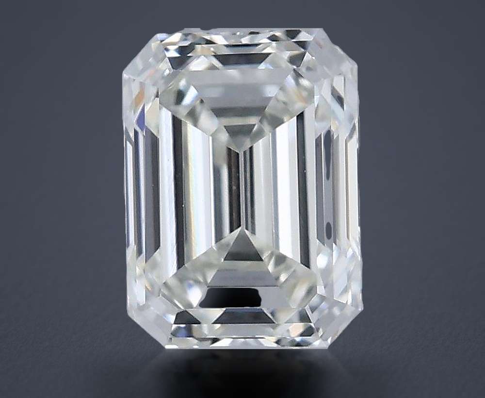0.82 Carat Emerald Natural Diamond