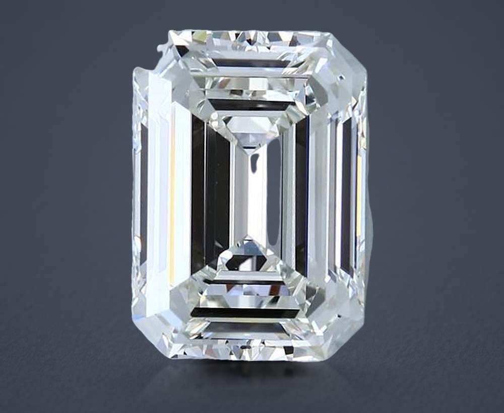 6.76 Carat Emerald Natural Diamond