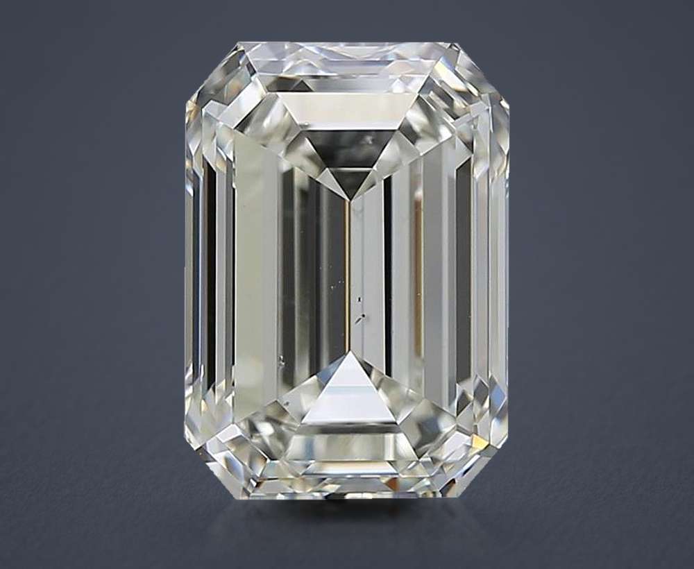 5.61 Carat Emerald Natural Diamond