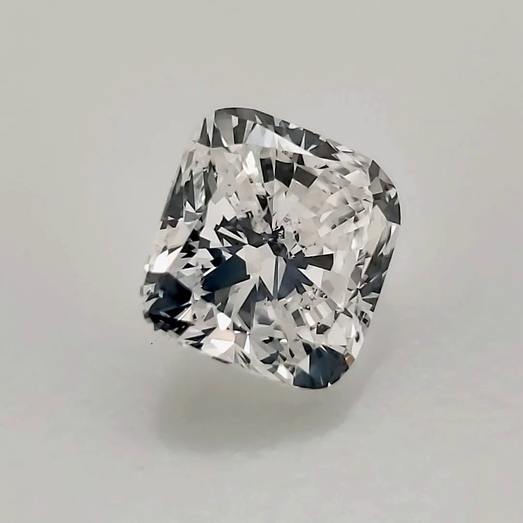 1.71ct G SI2 Good Cut Cushion Diamond