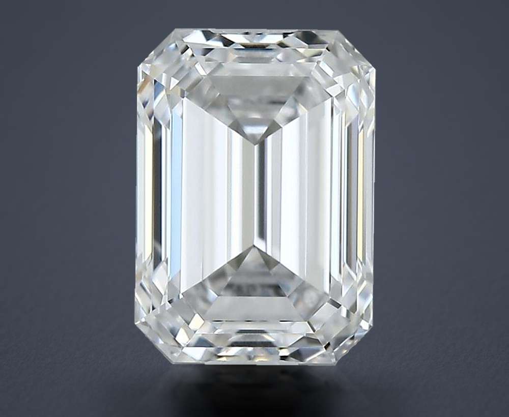 0.90 Carat Emerald Natural Diamond