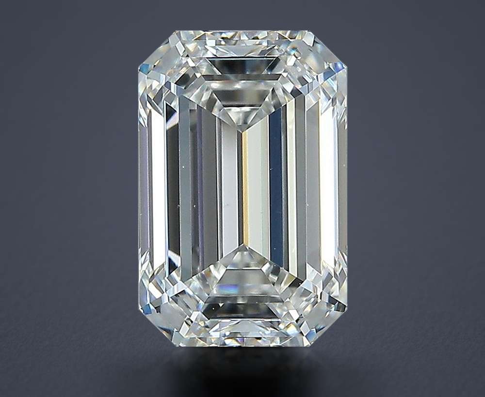 4.03 Carat Emerald Natural Diamond