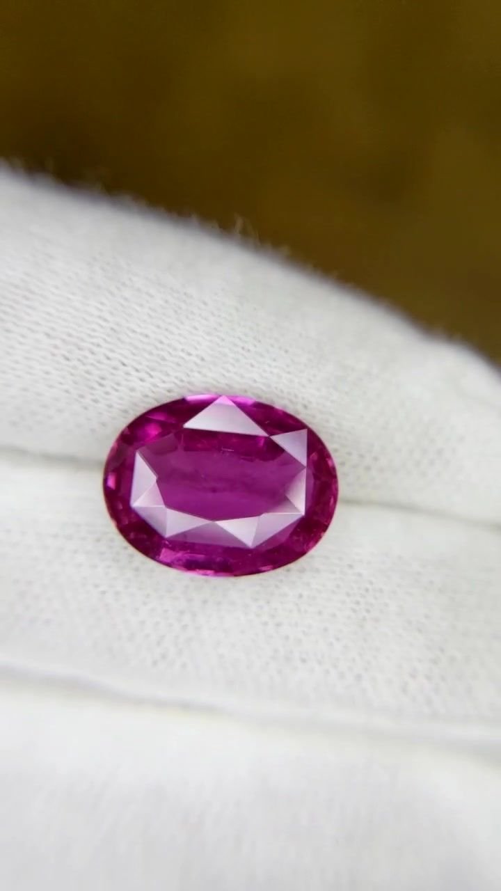 8.05 Carat Pink Oval Sapphire