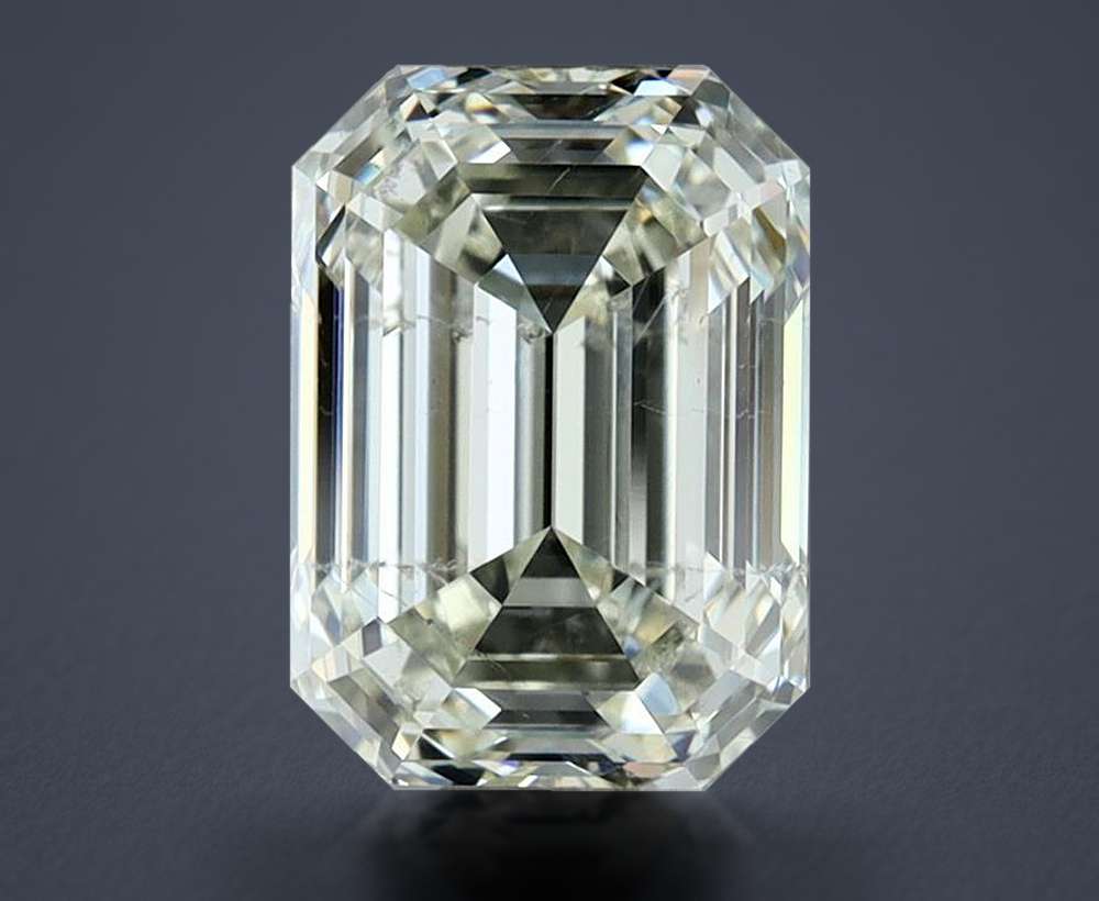 2.51 Carat Emerald Natural Diamond