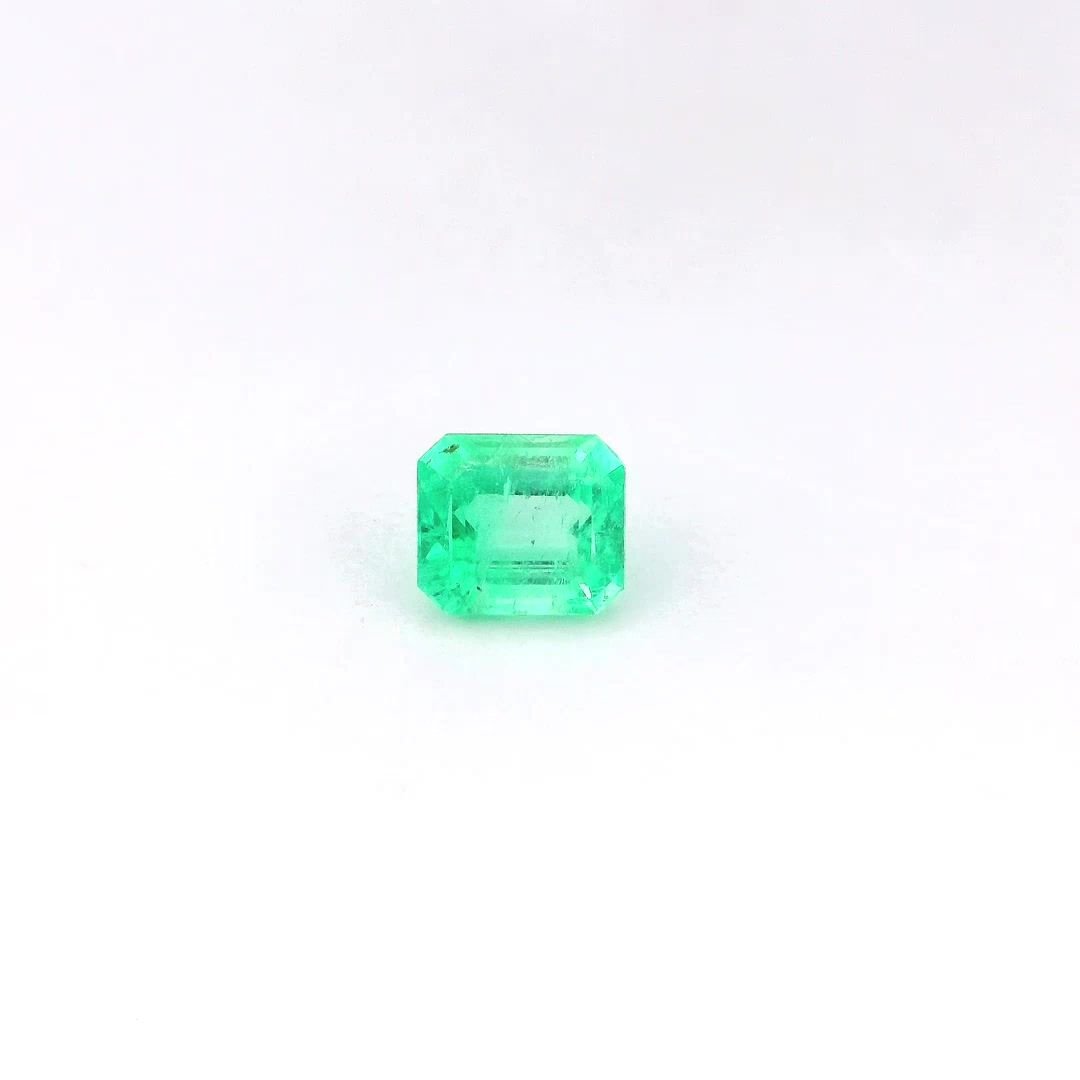 0.97 Carat Green Emerald-Cut Emerald