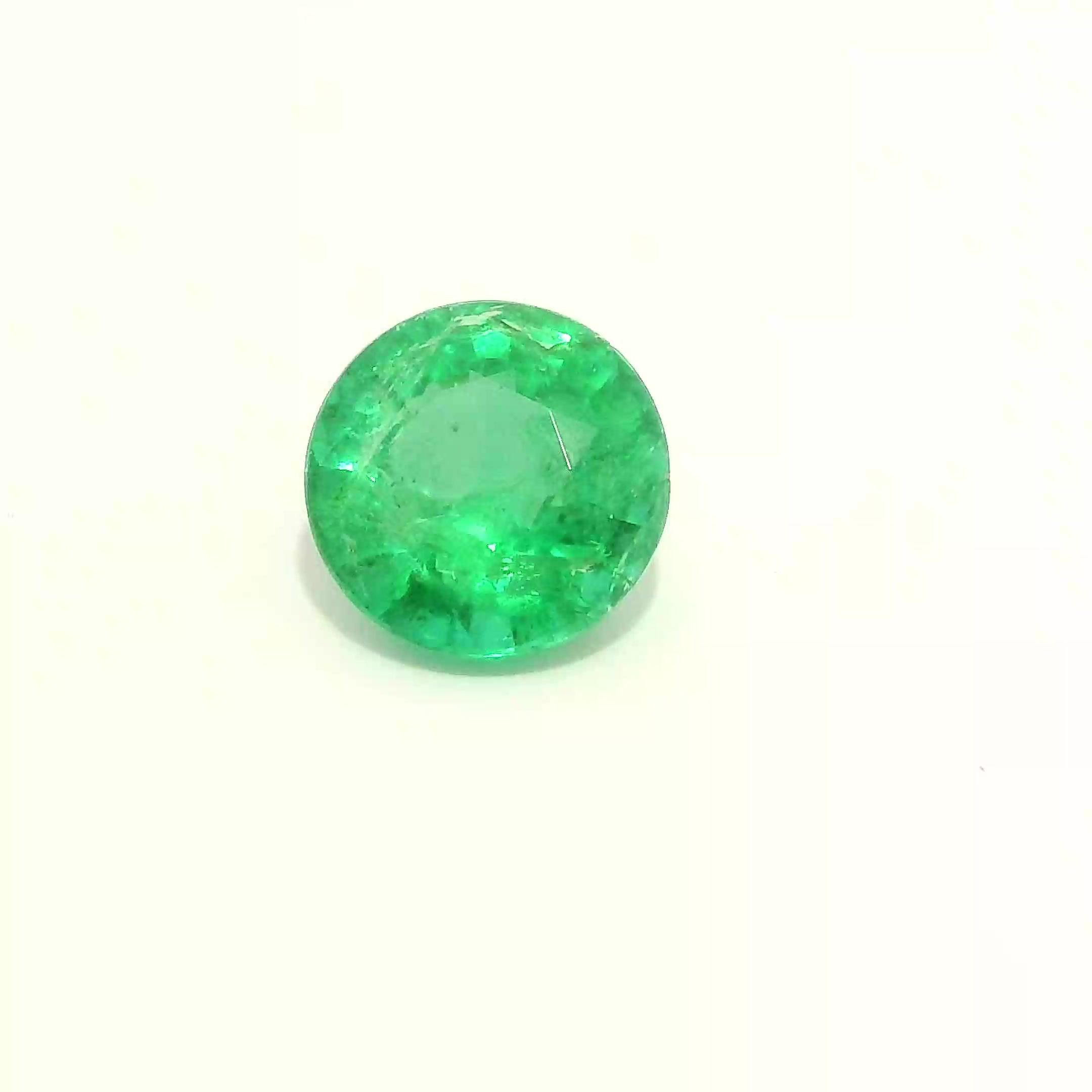 0.85 Carat Green Round Emerald
