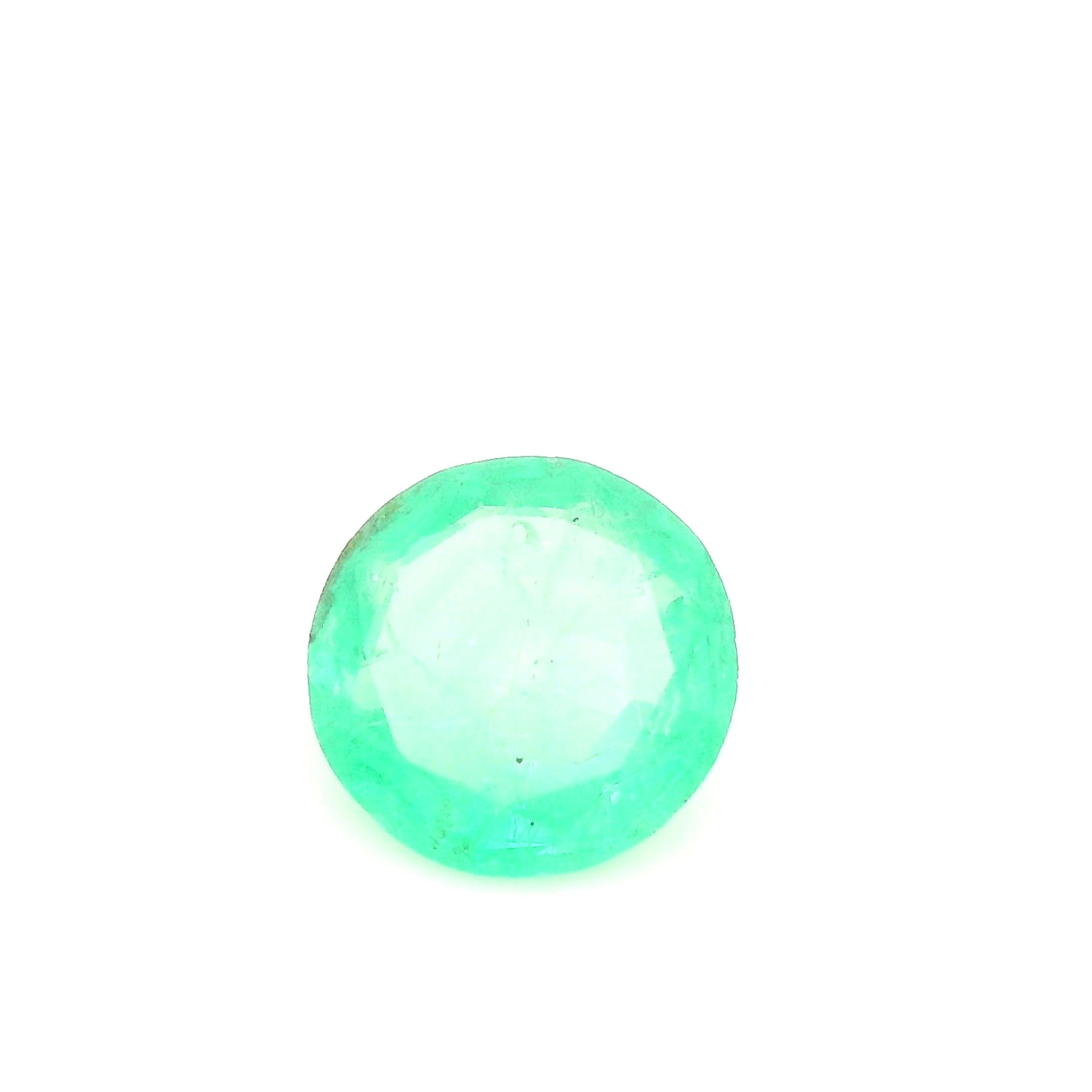 0.91 Carat Light Green Round Emerald