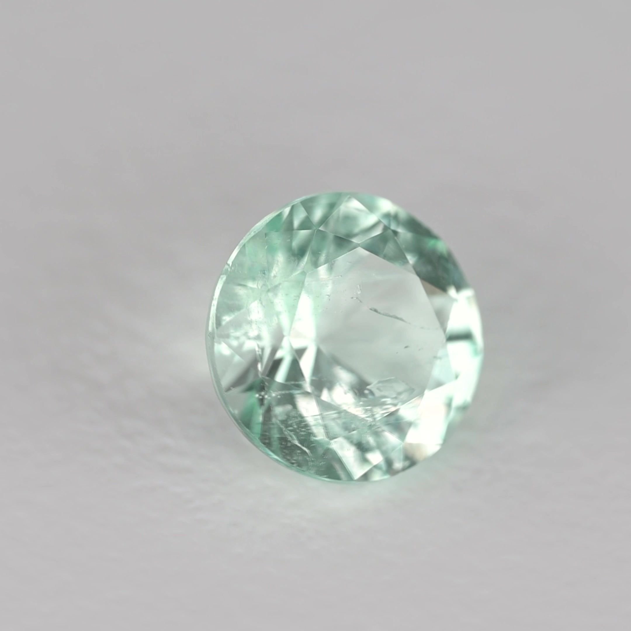 0.46 Carat Green Round Emerald