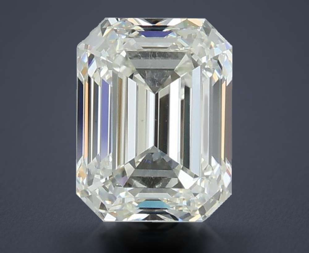 0.90 Carat Emerald Natural Diamond