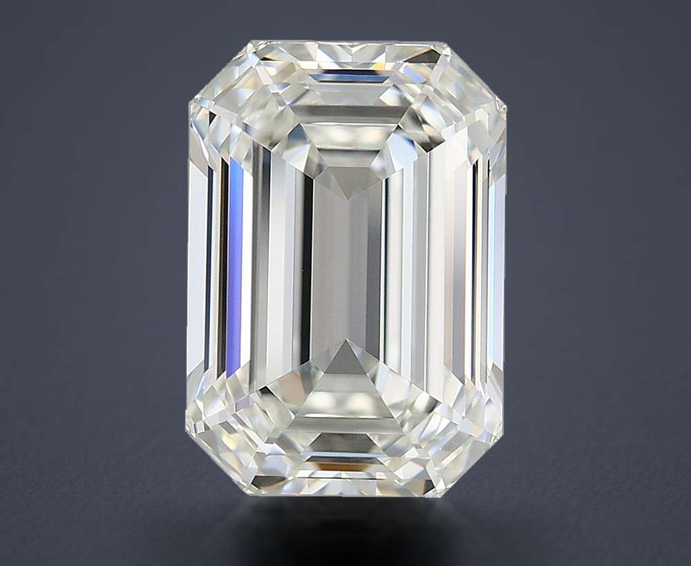 1.69 Carat Emerald Natural Diamond