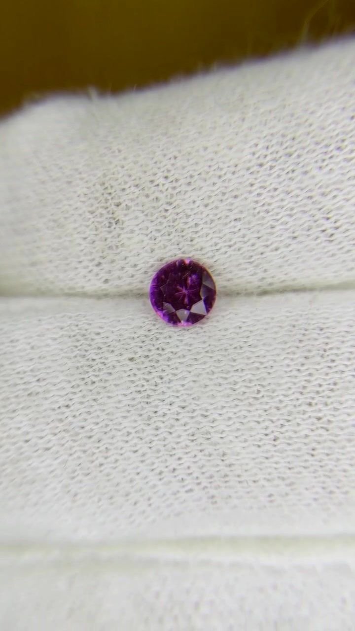 0.45 Carat Pink Round Sapphire