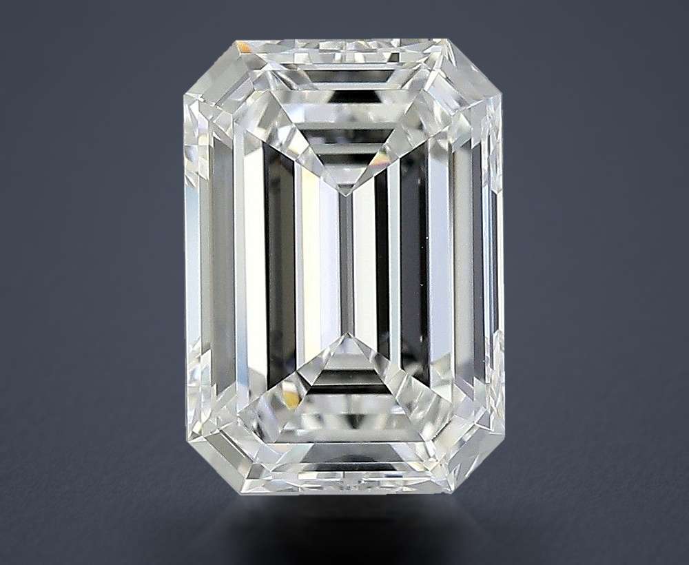 2.83 Carat Emerald Natural Diamond