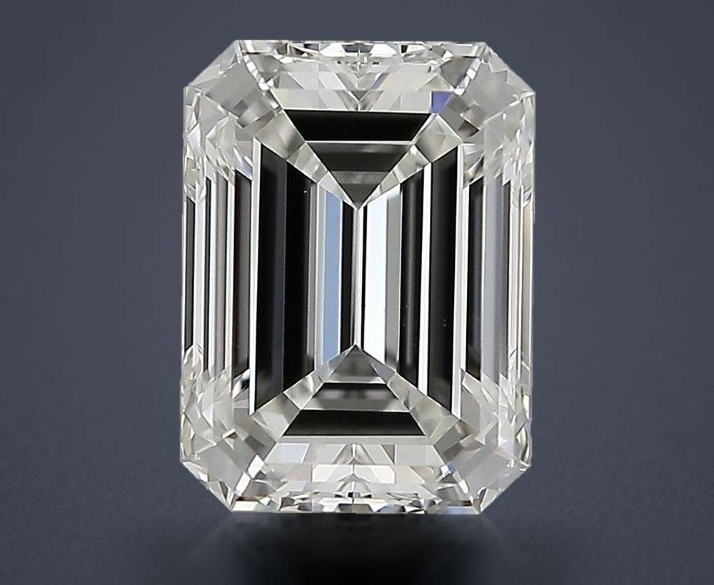 3.01 Carat Emerald Natural Diamond