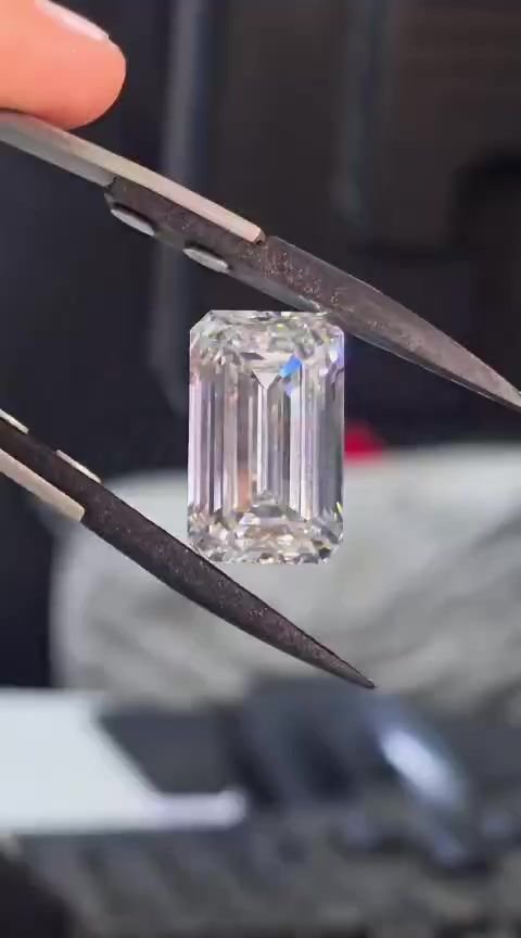 25.07ct F VS1 Rare Carat Ideal Cut Emerald Lab Grown Diamond