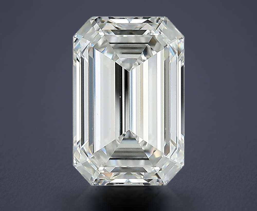 2.80 Carat Emerald Natural Diamond