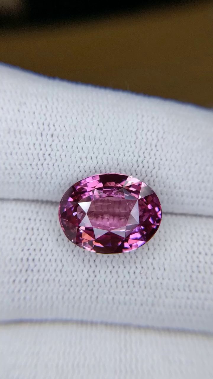 10.00 Carat Pink Oval Sapphire